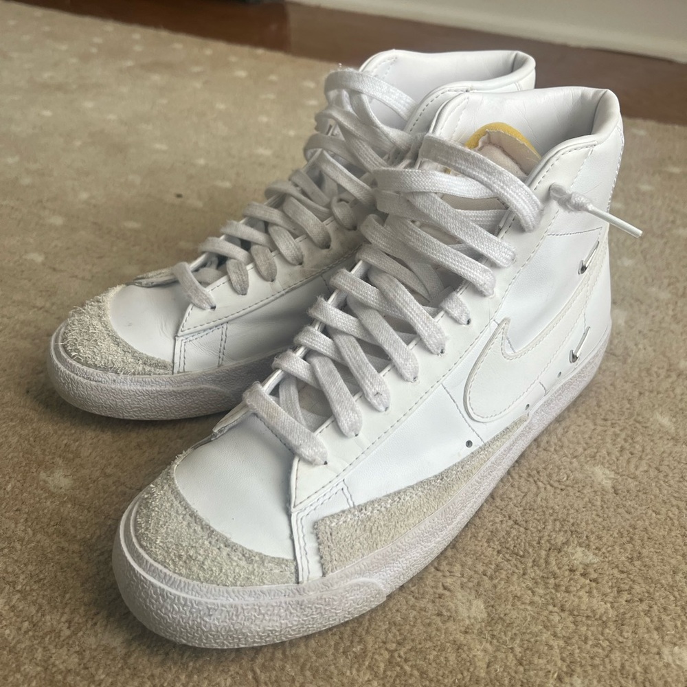 Nike Blazer Mid ’77 Jumbo sneakers